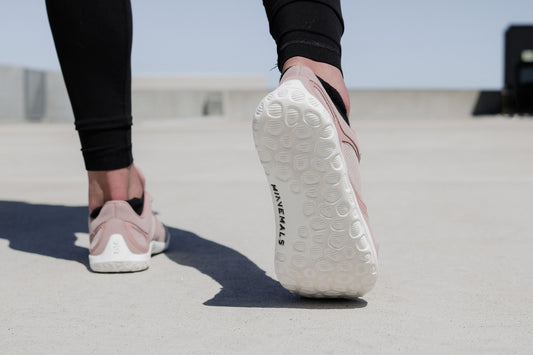 5 Benefits of Minimalist Shoes for Flat Feet - Minnemals
