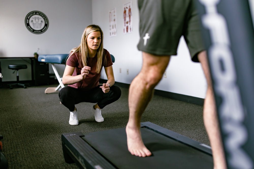 Minimalist Shoes for Foot Pain: How Less Shoe Might Be the Solution - Minnemals
