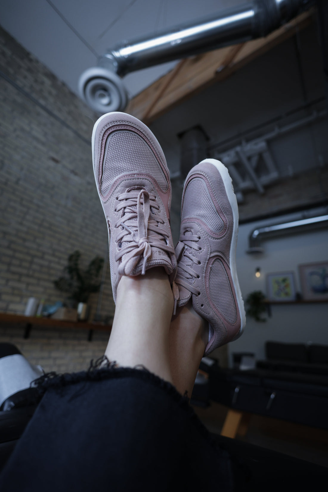 Minimalist Shoes With A Wide Toe Box: What They Are And Why Your Current Shoes Are Squishing Your Toes - Minnemals